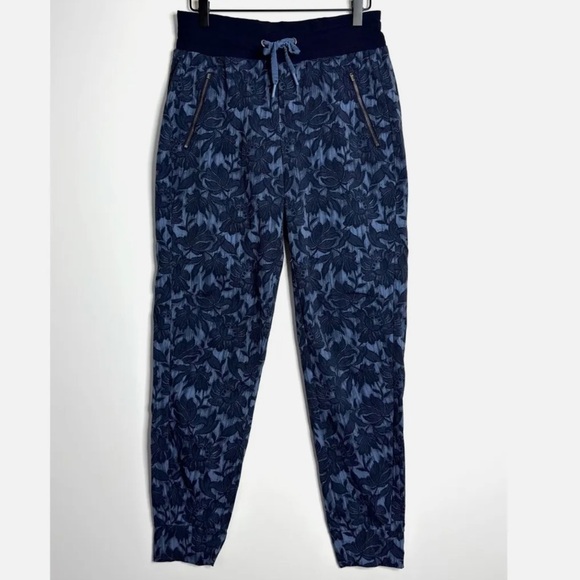 Athleta Women's Trekkie North Jogger Ethereal Bloom Cottage Blue plus size 16 - Picture 1 of 7